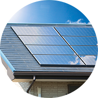 昼間に太陽光で発電した電力を蓄えて電力の自給自足